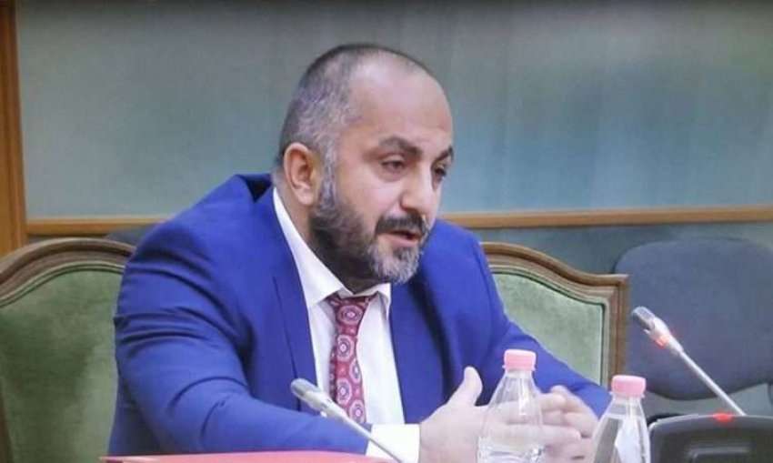 Romeo Kara Sali Berisha Gjin Gjoni Reforma në drejtësi Riciklim i së kaluarës Tragjedi Paturpësi Karshillëk Padrejtësi Pasuri e paligjshme Peng i drejtësisë Sistem i padrejtësisë Kritikë Deklarata Premtim Figurë e kontestuar Zë kritik Sundim i ligjit Debate publike