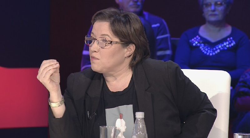 Sali Berisha Brizida Gjikondi Partia Demokratike (PD) Hipokrizi politike Lista e kandidatëve Kamikazë Kontradikta politike Zgjedhje Kritikë politike Tirana Live