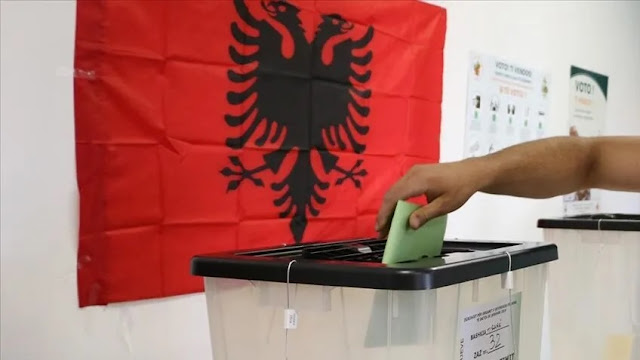 KQZ (Komisioni Qendror i Zgjedhjeve) Pjesëmarrje në votime Ora 15:00 Qarku i Dibrës Kukës Tirana Vlora Berat Durrës Elbasan Fier Gjirokastër Korçë Lezhë Shkodër Zgjedhës Përqindje