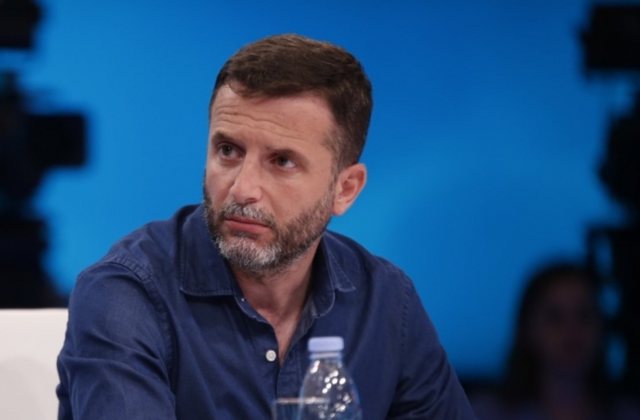 Erion Braçe Partia Socialiste (PS) Listë e hapur (sistem zgjedhor) Deputet Gara elektorale (brenda partisë) Humbja e miqve Edi Rama (Kryeministër) News24 (emisioni "Kjo Javë") Tiranë