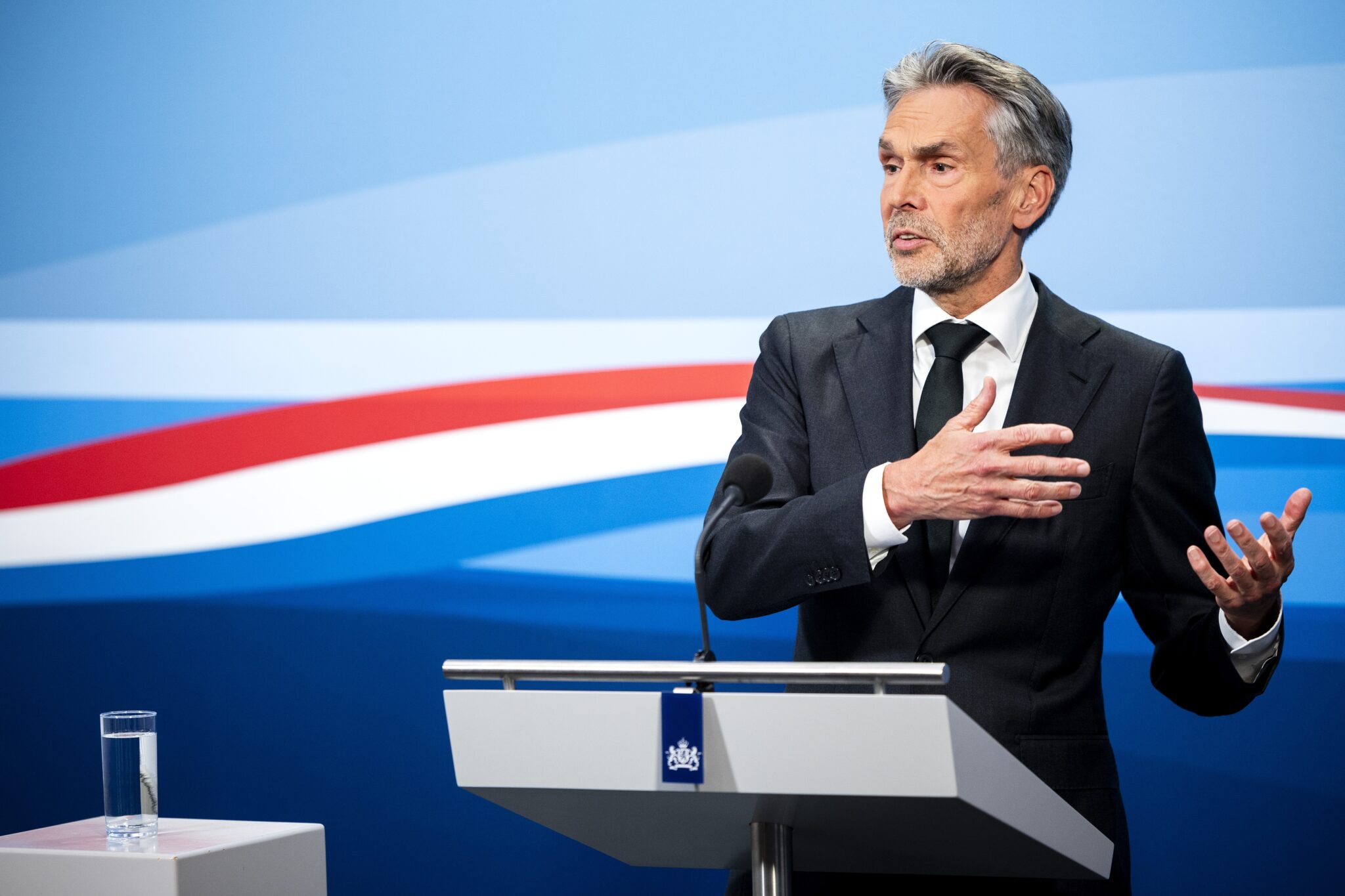 Holandë Dick Schoof Geert Wilders PVV Dorëheqje qeverie Koalicion Zgjedhje të parakohshme Migracion Kostoja e jetesës E Djathta Ekstreme Politika Evropiane