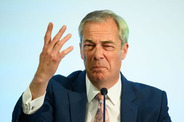 Nigel Farage Edi Rama Shqiptarë në Britani Kriminelë shqiptarë Burgjet britanike Brexit Emigrantë Debat Farage-Rama Vizitë në Tiranë Marrëveshje transferimi të dënuarish Top Channel Muhamed Veliu